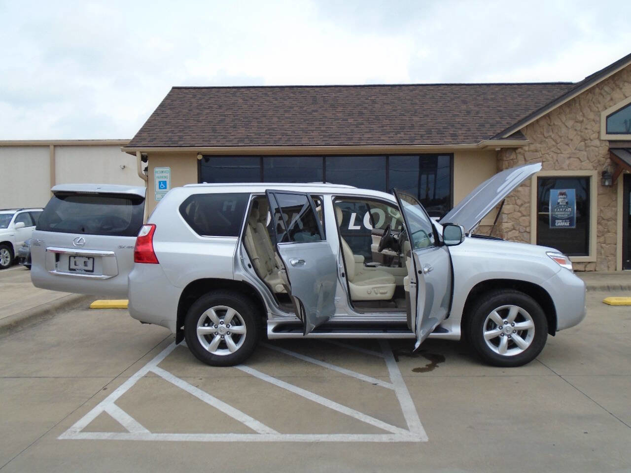 Used 2010 Lexus GX 460 image 24