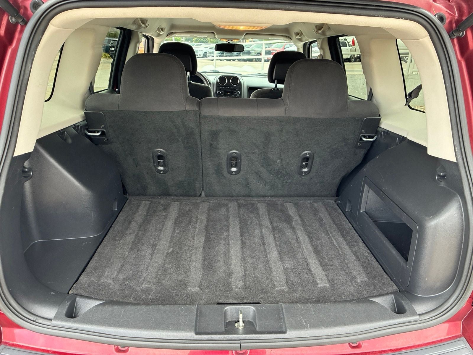 Used 2016 Jeep Patriot Sport w/ Power Value Group FWD image 5