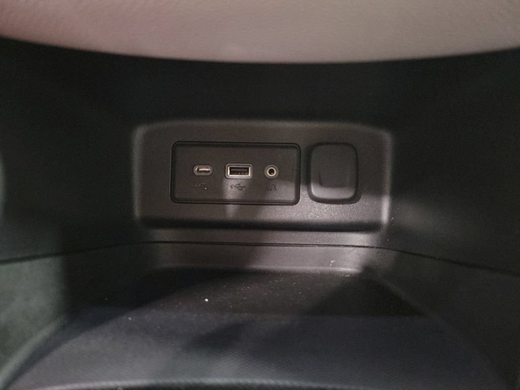 Used 2019 Chevrolet Equinox LS FWD image 20