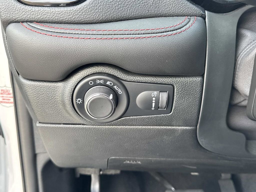 Used 2025 Dodge Durango GT image 49