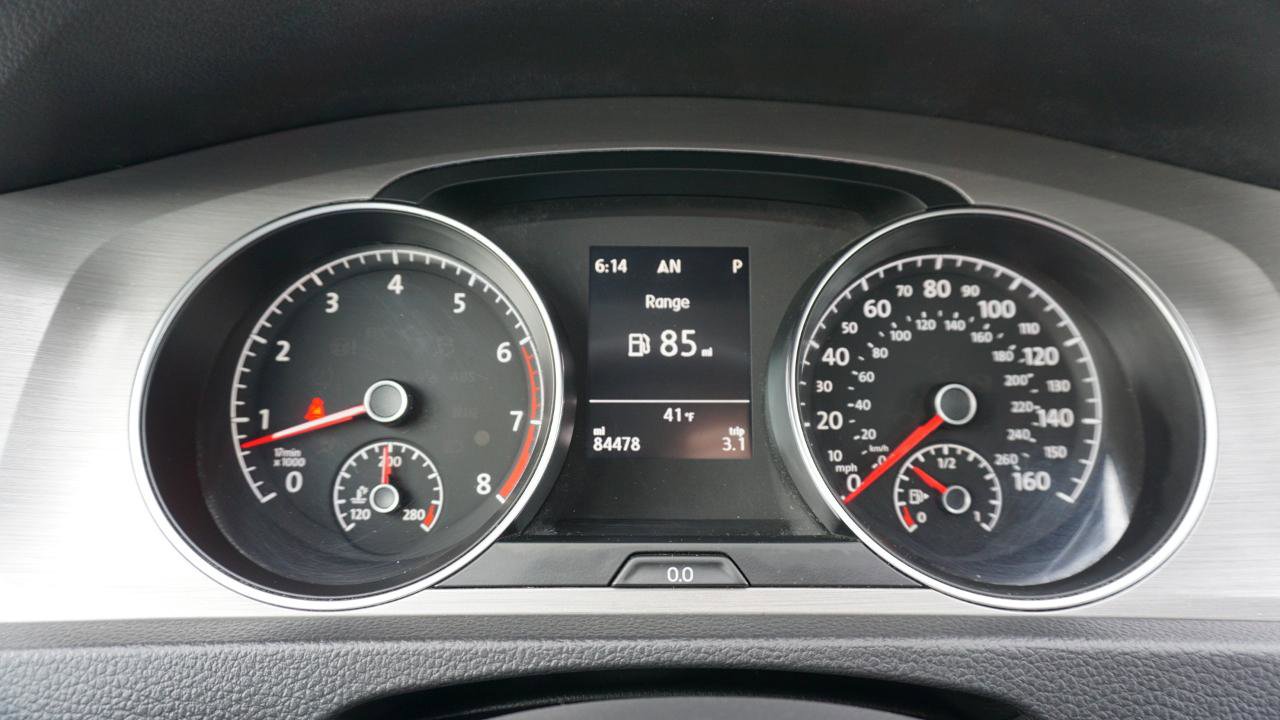 Used 2015 Volkswagen Golf S FWD image 15
