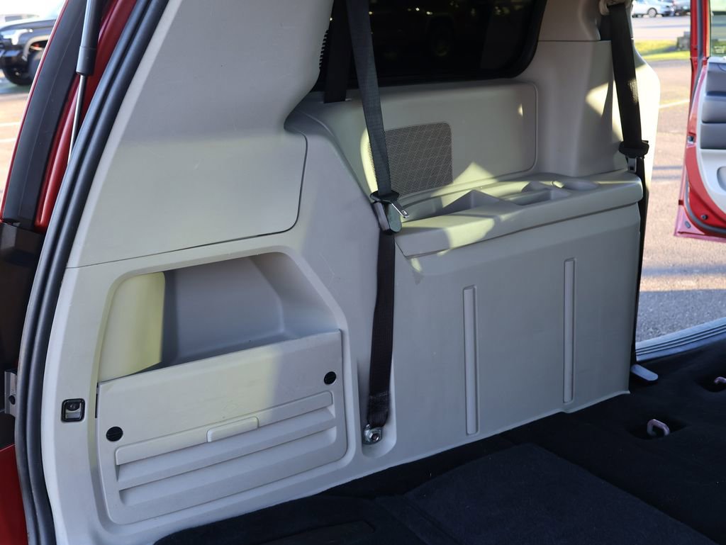 Used 2015 Dodge Grand Caravan American Value Package w/ UConnect Hands-Free Group image 33