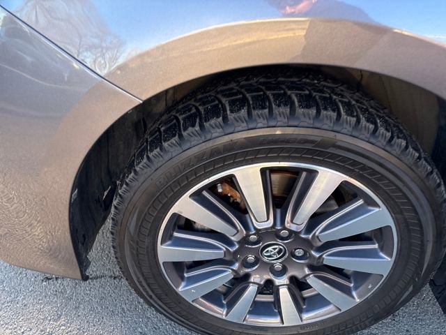 Used 2020 Toyota Sienna XLE image 27