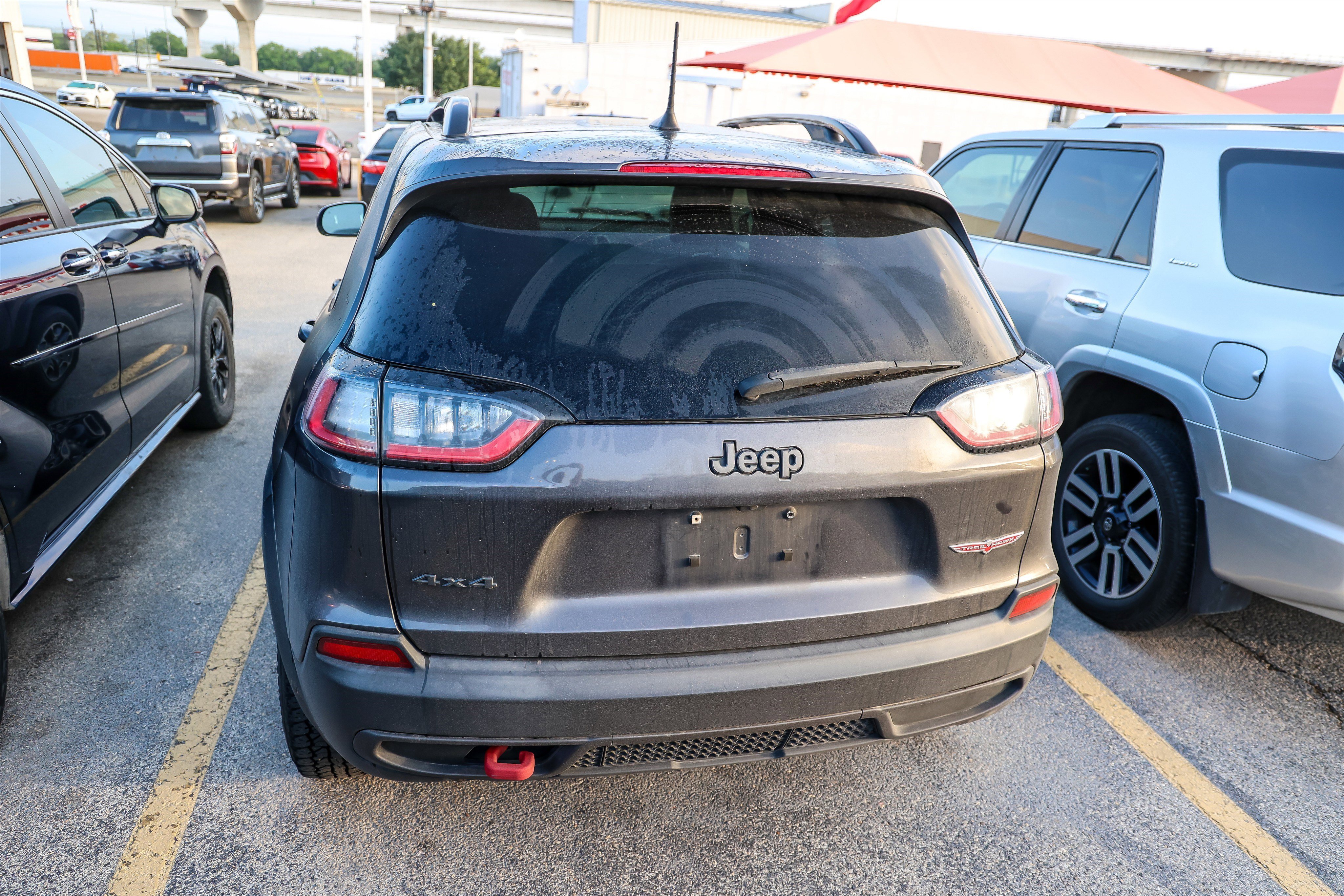 Used 2022 Jeep Cherokee Trailhawk AWD/4WD image 6