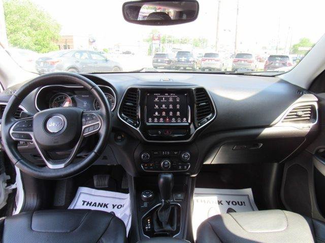 Used 2019 Jeep Cherokee Limited AWD/4WD image 20