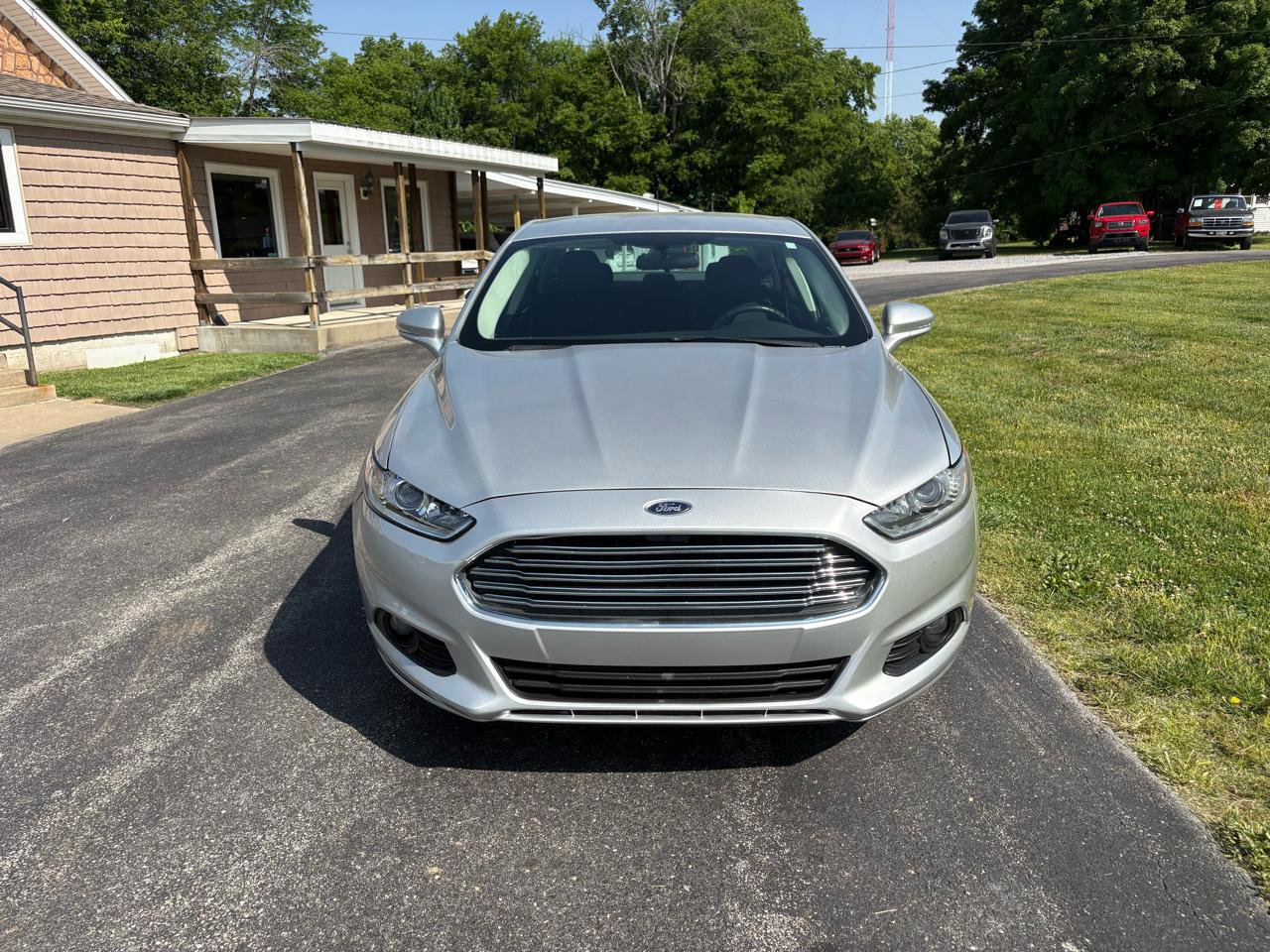 Used 2015 Ford Fusion SE w/ Equipment Group 201A FWD image 6