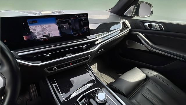 Used 2023 BMW X7 M60i w/ Executive Package AWD/4WD image 25