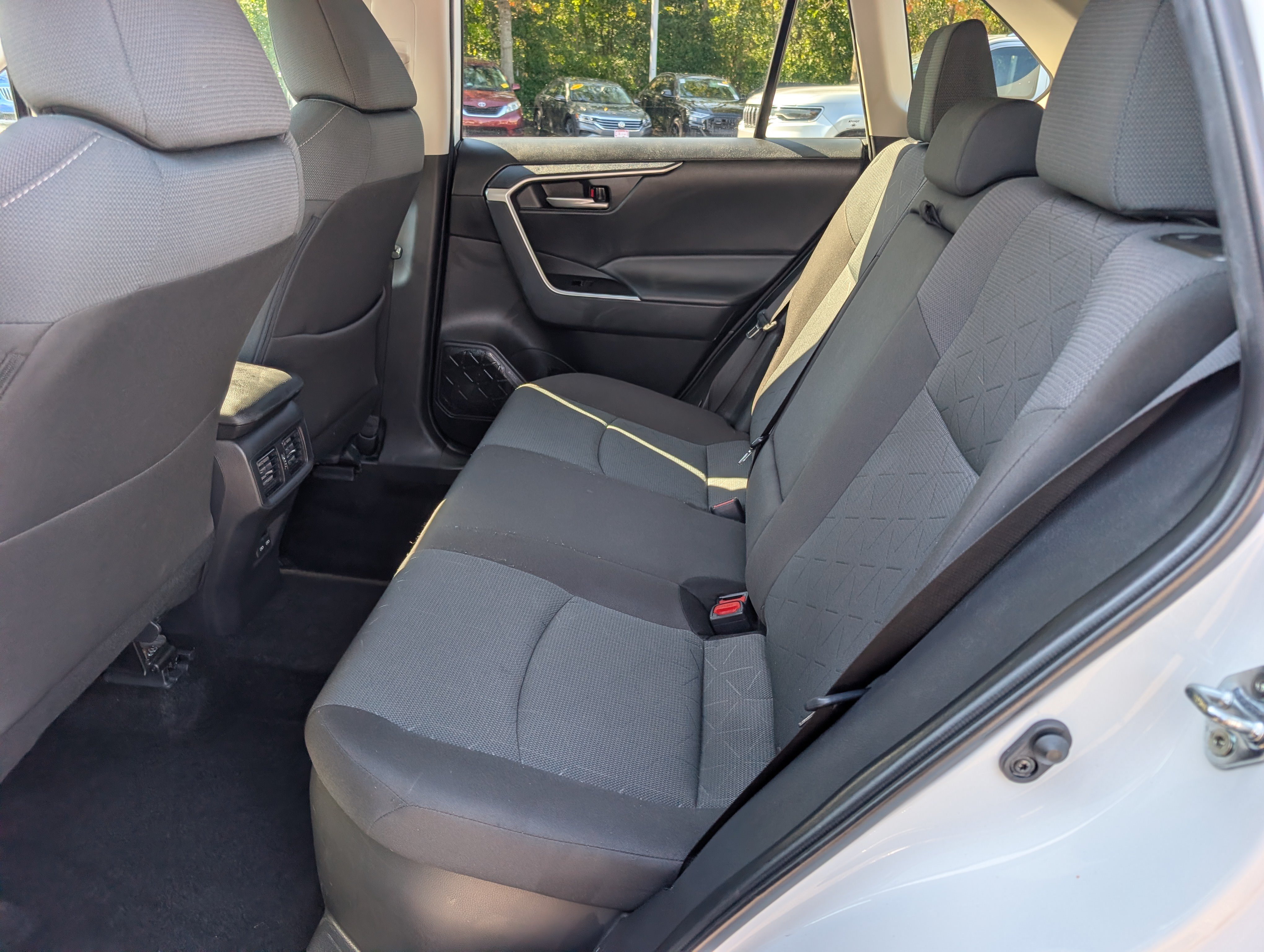 Used 2025 Toyota RAV4 XLE AWD/4WD image 15
