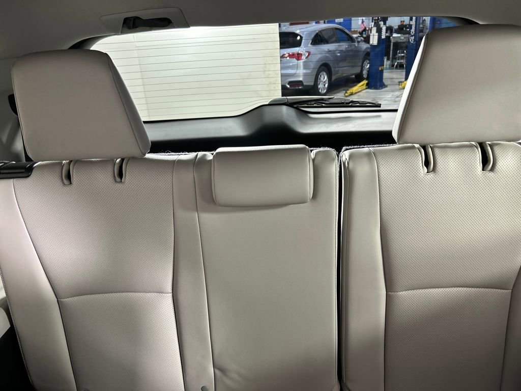 Used 2024 Toyota Grand Highlander Platinum image 28