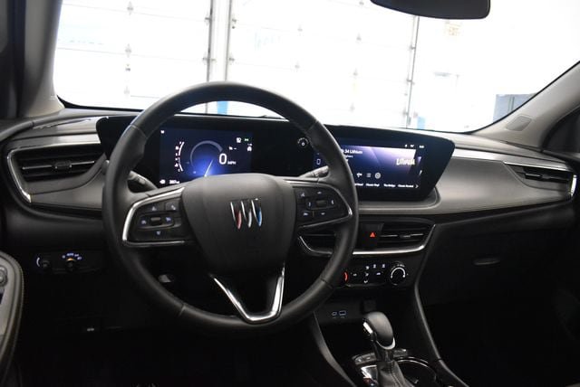 Used 2025 Buick Encore GX Preferred AWD/4WD image 23