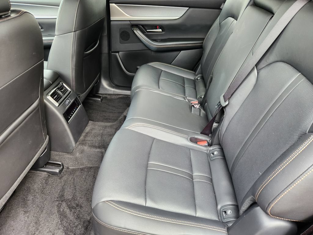 Used 2025 MAZDA CX-90 Plug-In Hybrid w/ Preferred AWD/4WD image 18