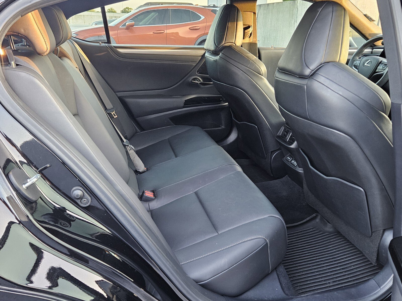 Certified 2024 Lexus ES 350 F Sport w/ Accessory Package (Z2) FWD image 17