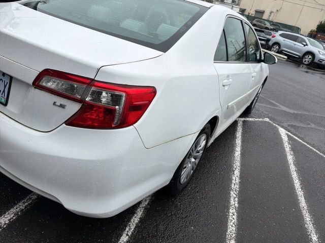 Used 2013 Toyota Camry LE image 11