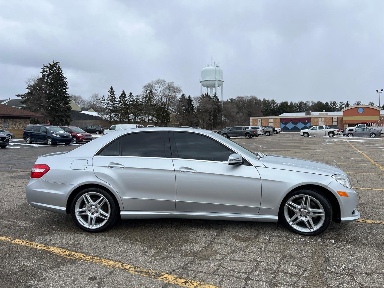 Used 2013 Mercedes-Benz E 350 E350 4MATIC Sedan image 9