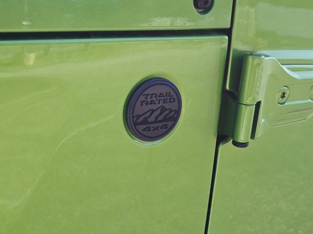 Certified 2025 Jeep Gladiator Sport image 20