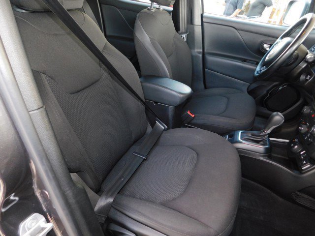 Used 2018 Jeep Renegade Altitude image 20