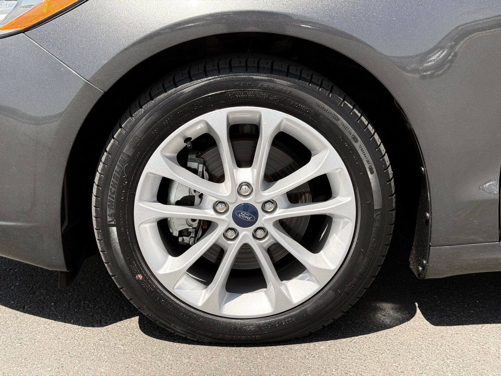 Used 2020 Ford Fusion SE FWD image 10