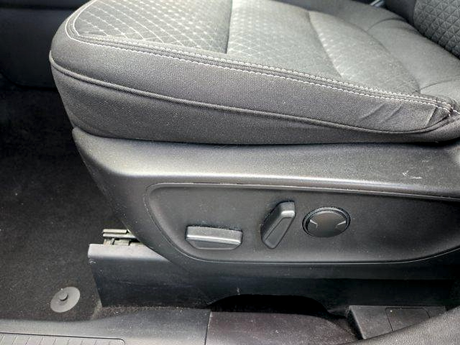 Certified 2023 Ford Escape Active AWD/4WD image 12