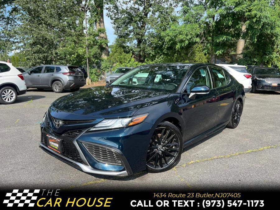 Used 2021 Toyota Camry XSE image 1