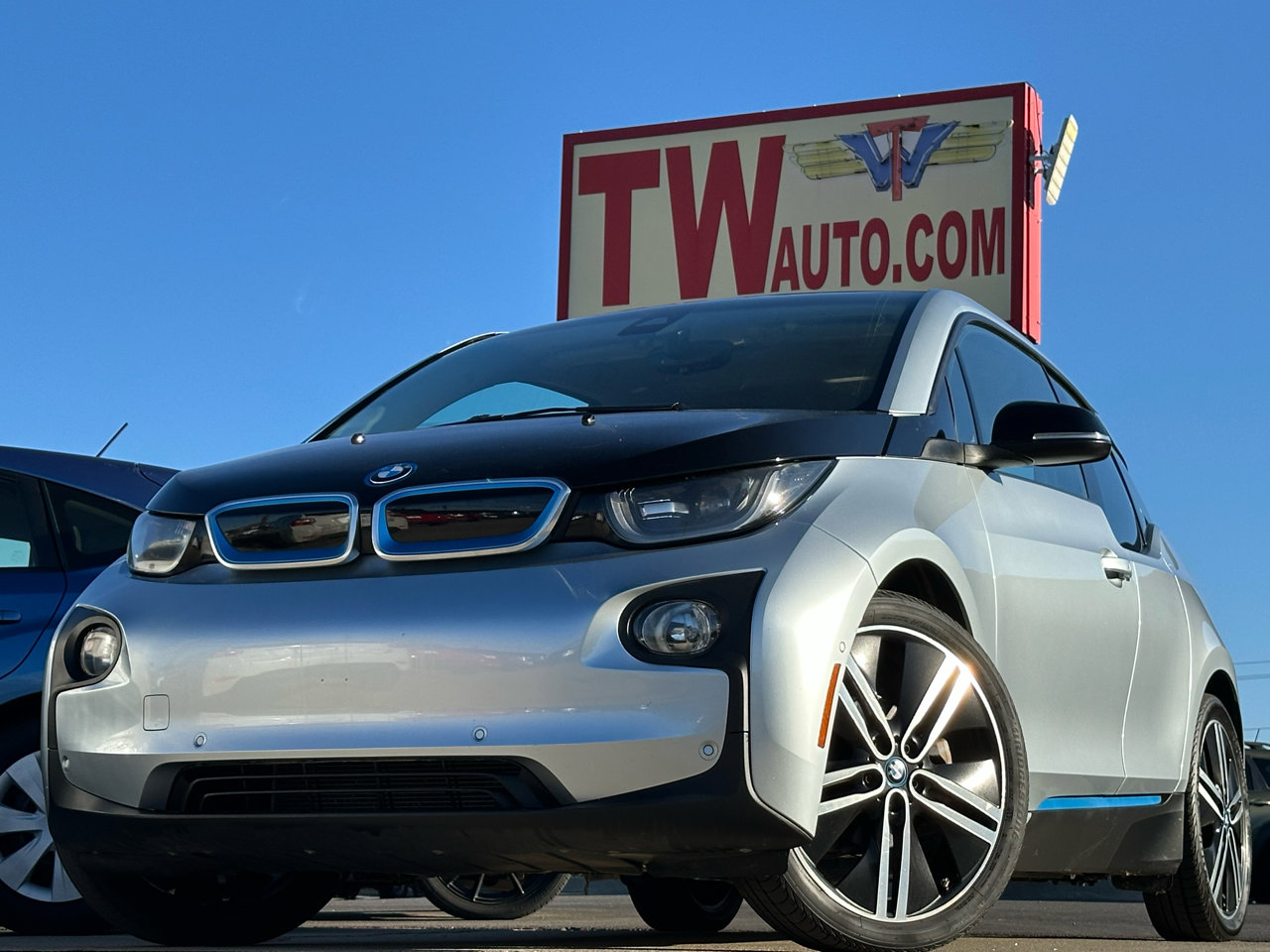 Used 2015 BMW i3 w/ Range Extender image 1