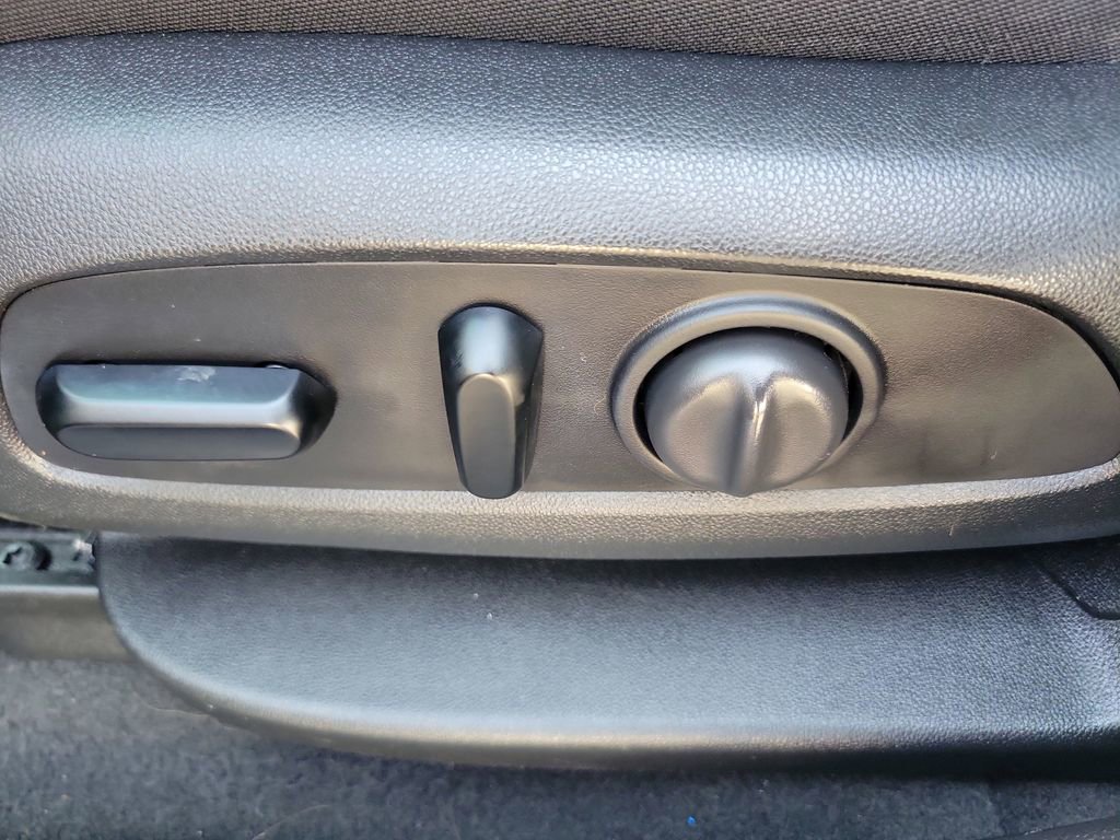 Used 2020 Chevrolet Blazer LT image 17