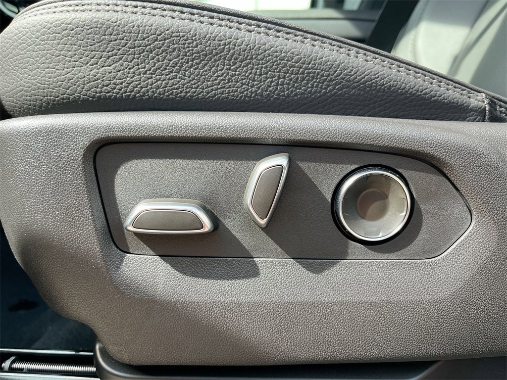 New 2025 GMC Sierra 2500 Denali w/ Denali Reserve Package image 14