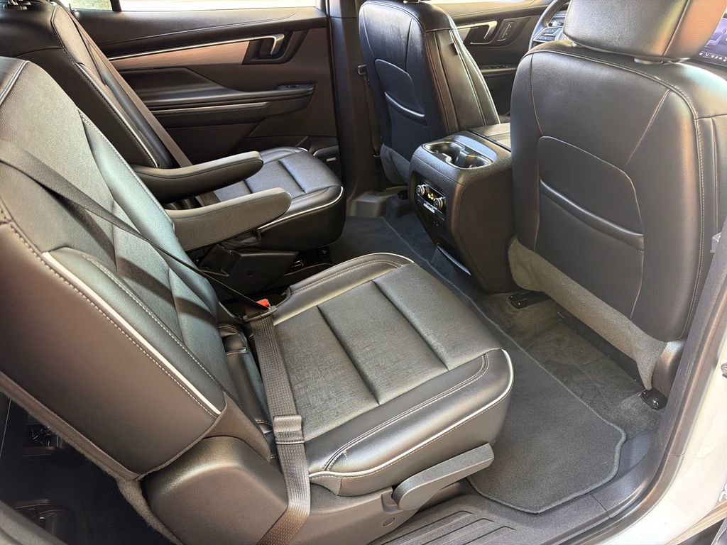 Used 2025 Buick Enclave Preferred image 34
