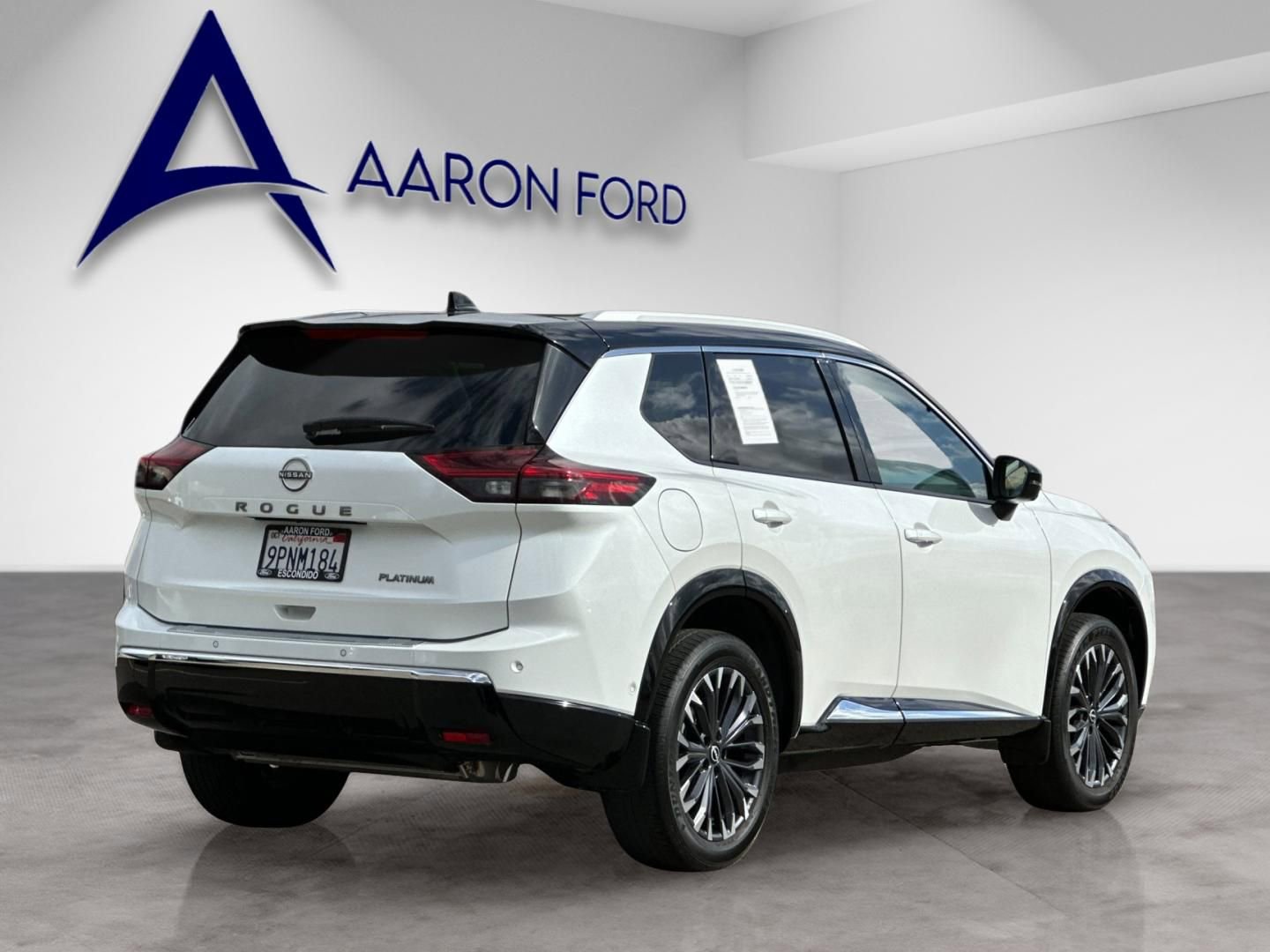 Used 2024 Nissan Rogue Platinum FWD image 6