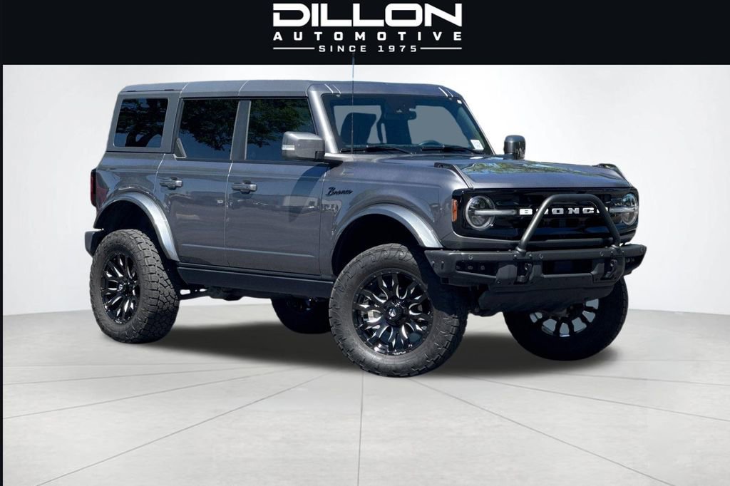 Used 2023 Ford Bronco Outer Banks AWD/4WD image 2