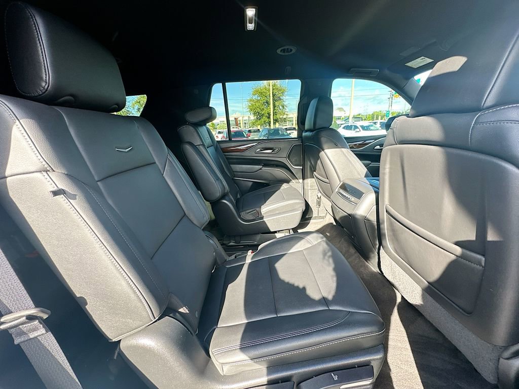 Used 2022 Cadillac Escalade Luxury image 27