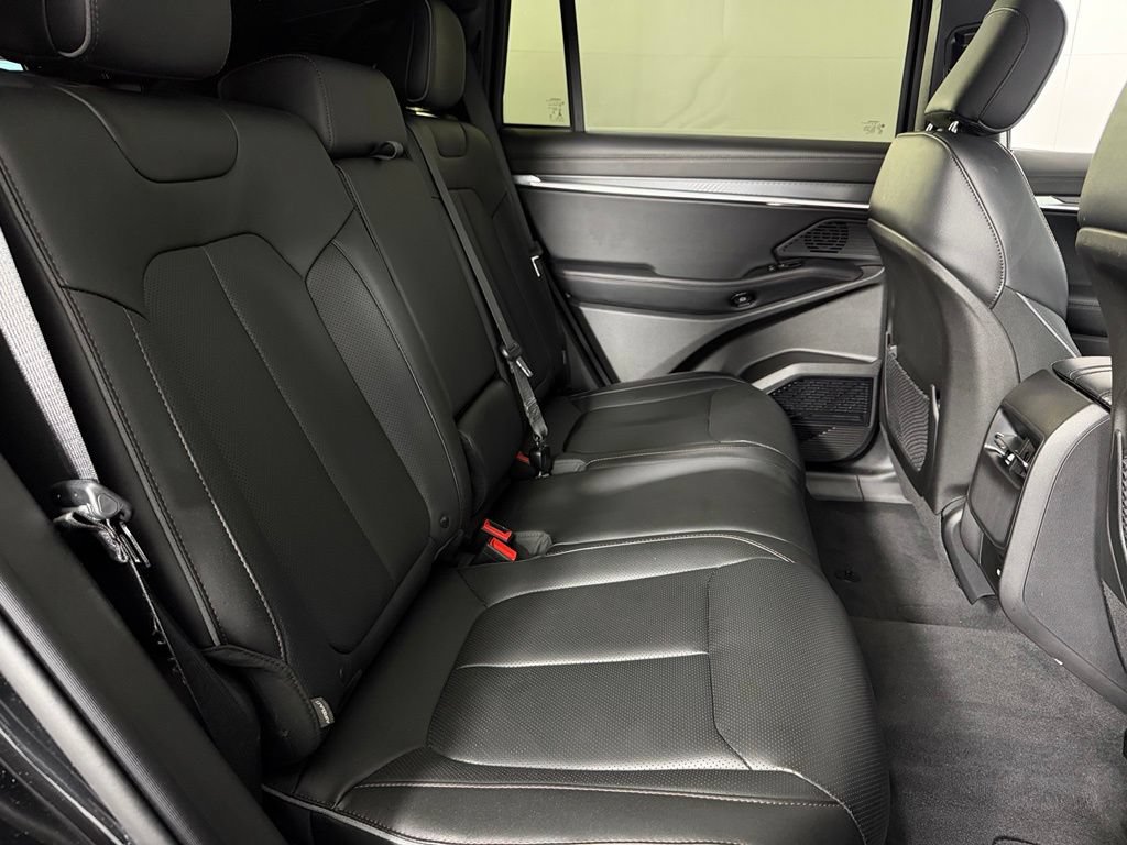 Used 2025 Jeep Wagoneer S Limited AWD/4WD image 30