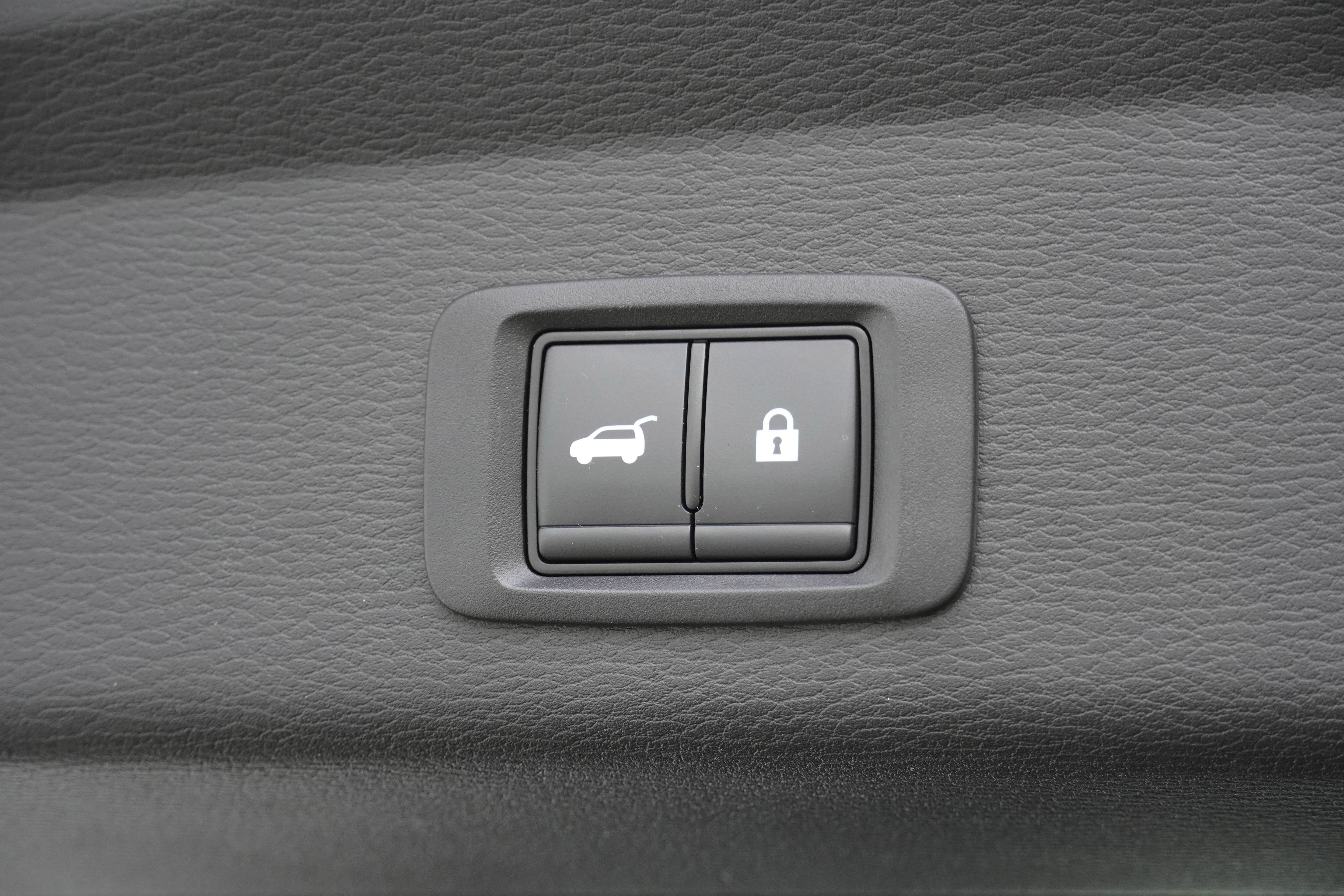 Used 2024 Mitsubishi Outlander 4WD Plug-In Hybrid image 35