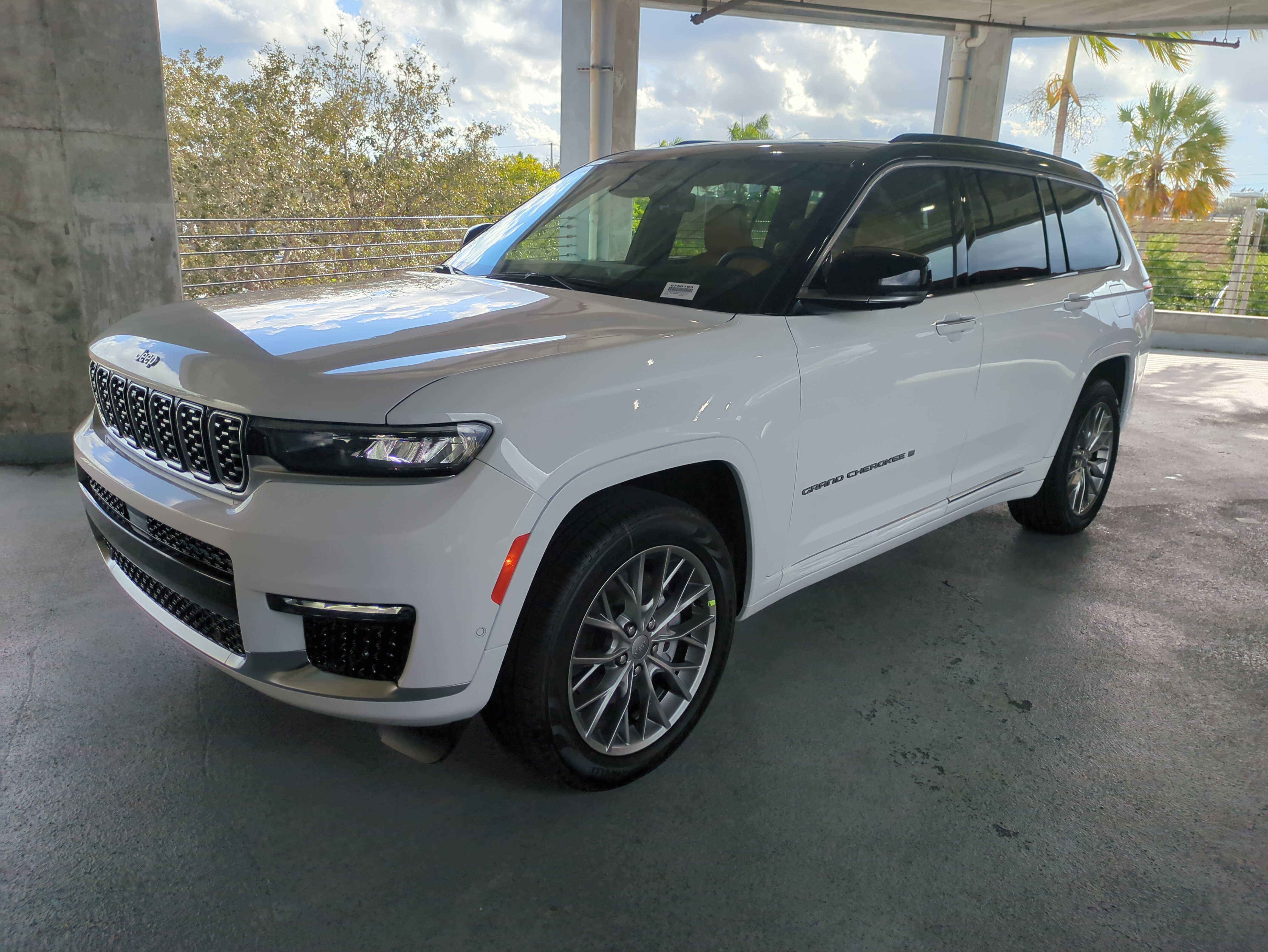 New 2025 Jeep Grand Cherokee L Summit w/ Advanced Protech Group IV image 9