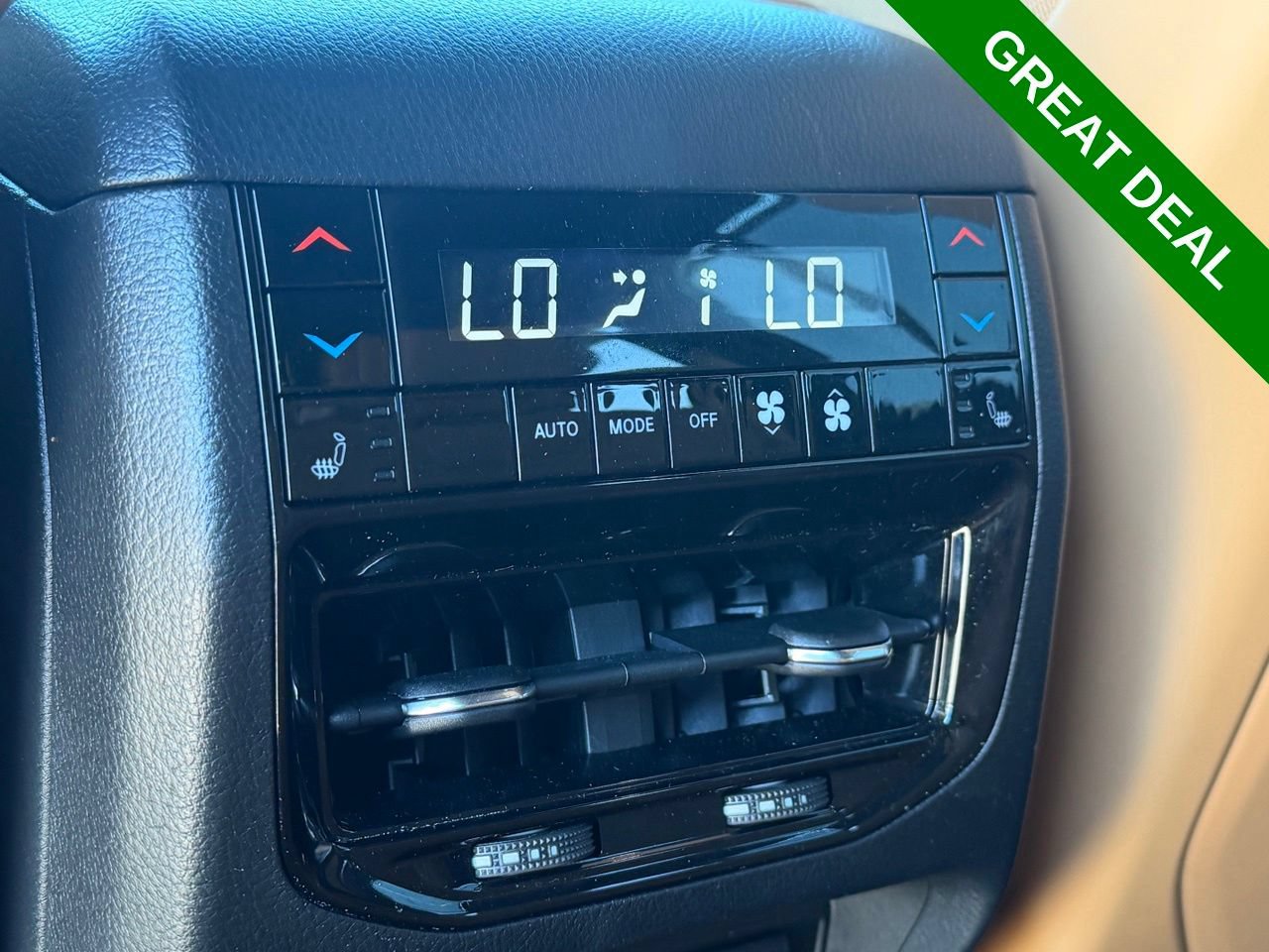 Used 2023 Jeep Grand Cherokee Summit w/ Luxury Tech Group V AWD/4WD image 37