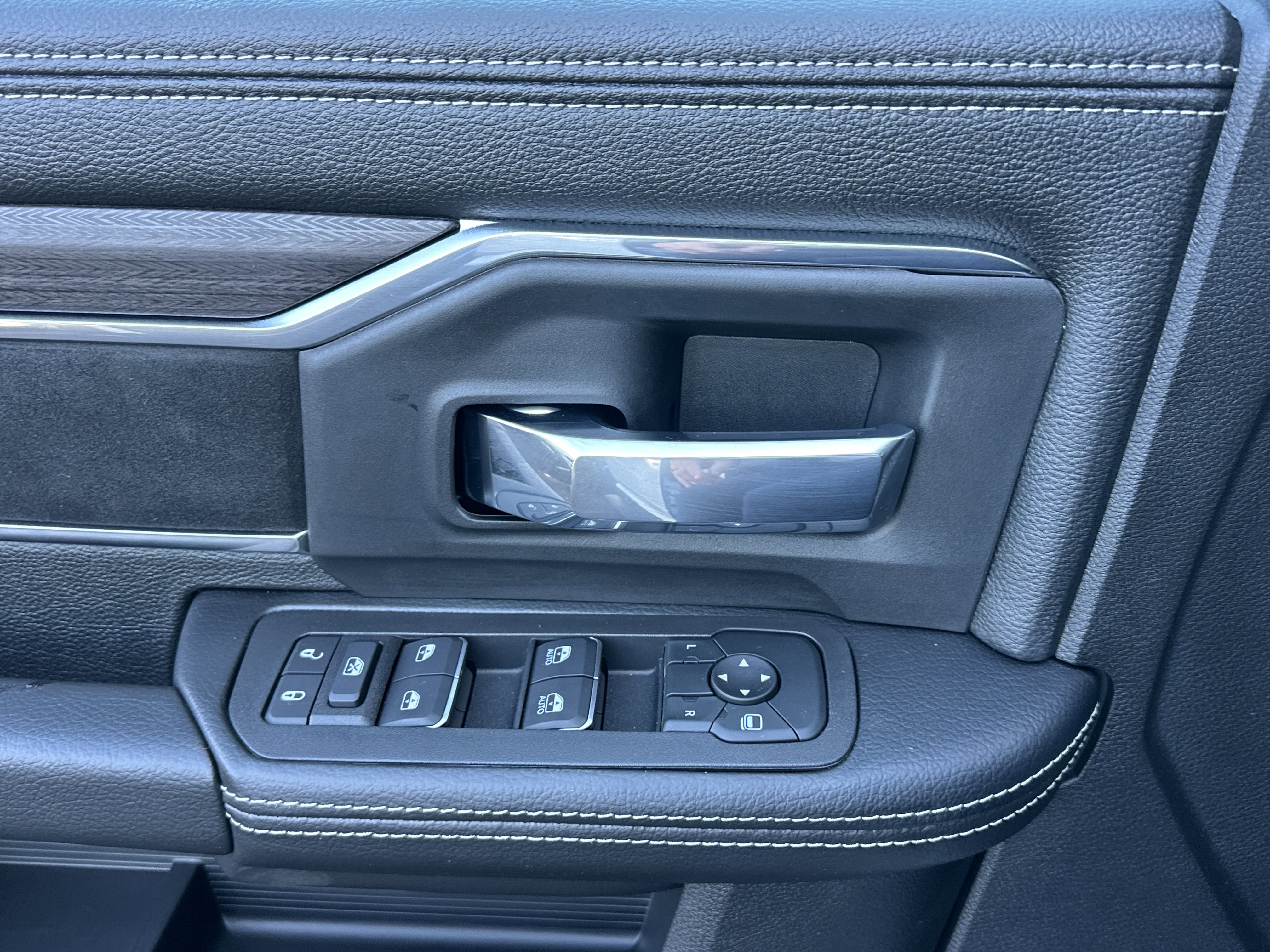 New 2026 RAM 5500 Laramie w/ Laramie Trim Package image 14