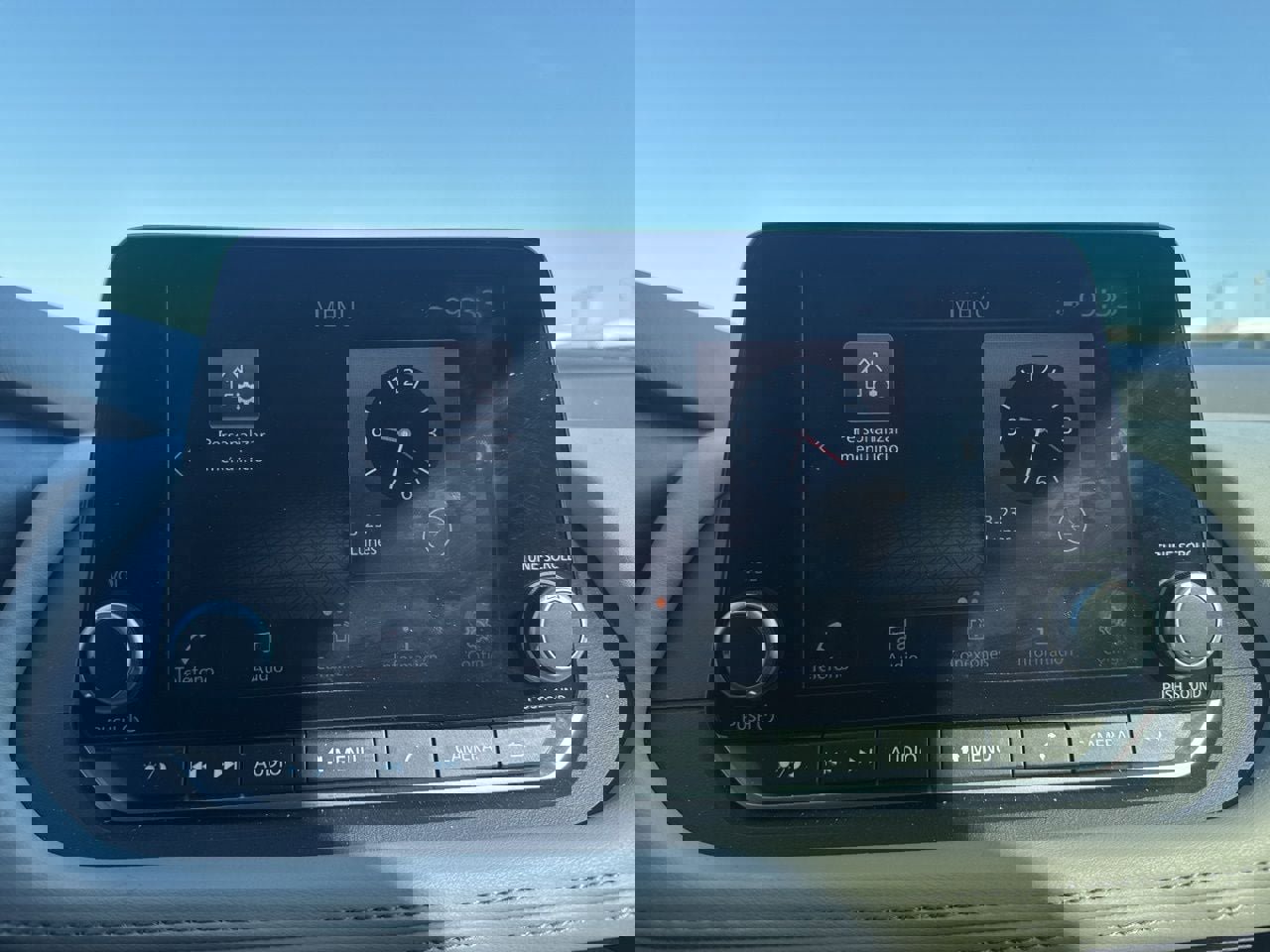 Used 2024 Nissan Rogue SV image 40