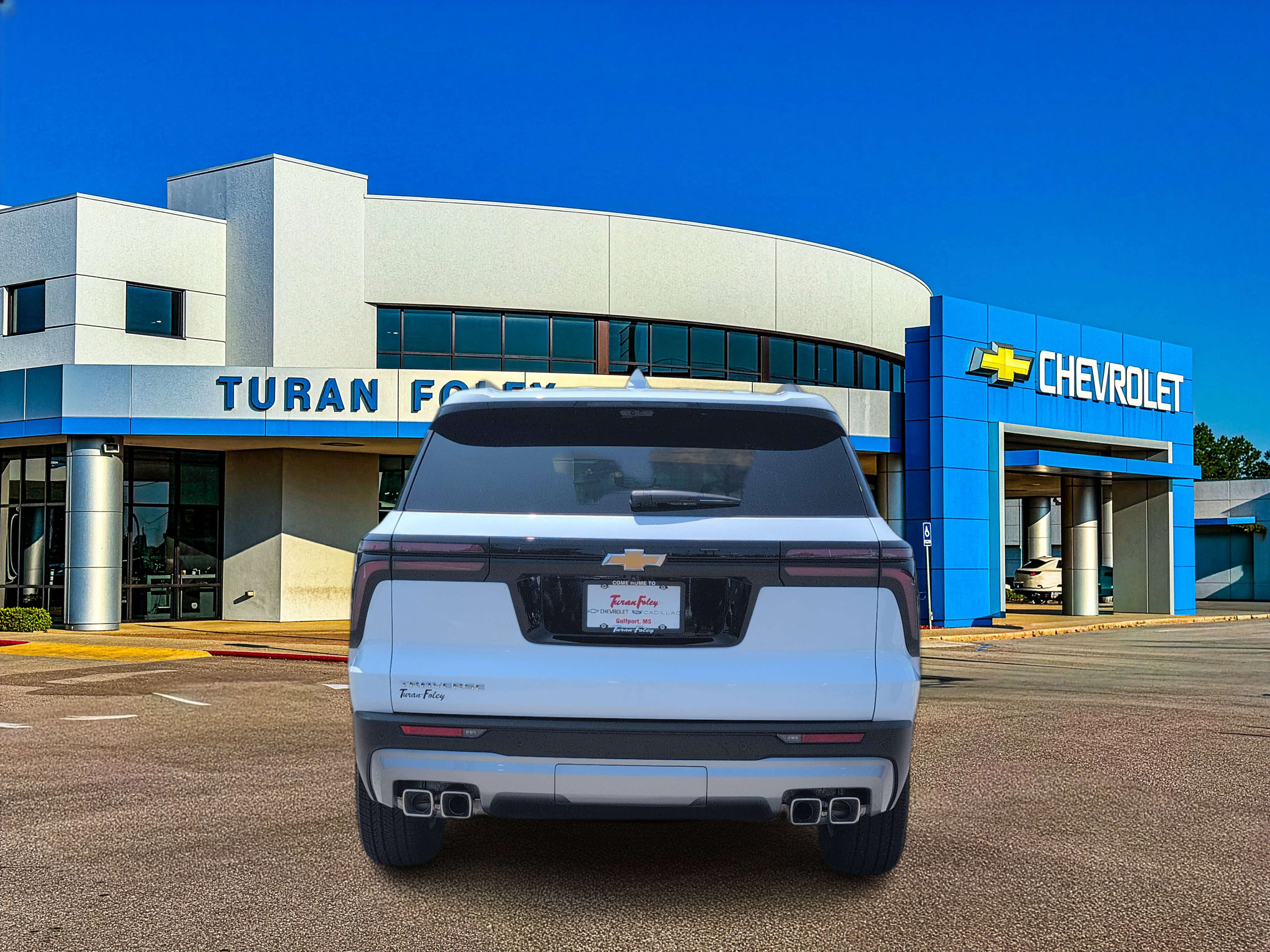 Used 2026 Chevrolet Traverse LT w/ Driver Confidence Package FWD image 4