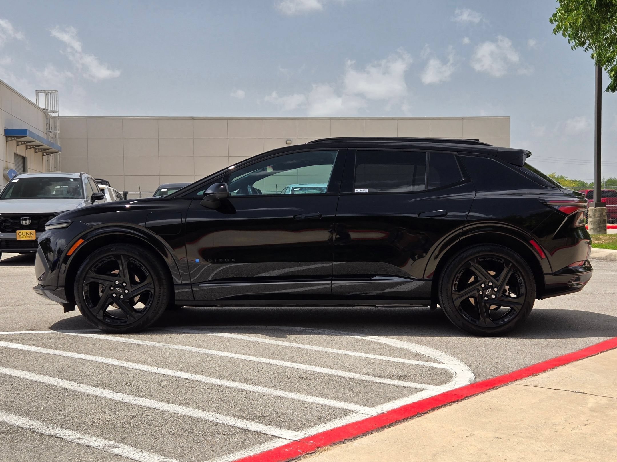 Used 2025 Chevrolet Equinox EV RS FWD image 6