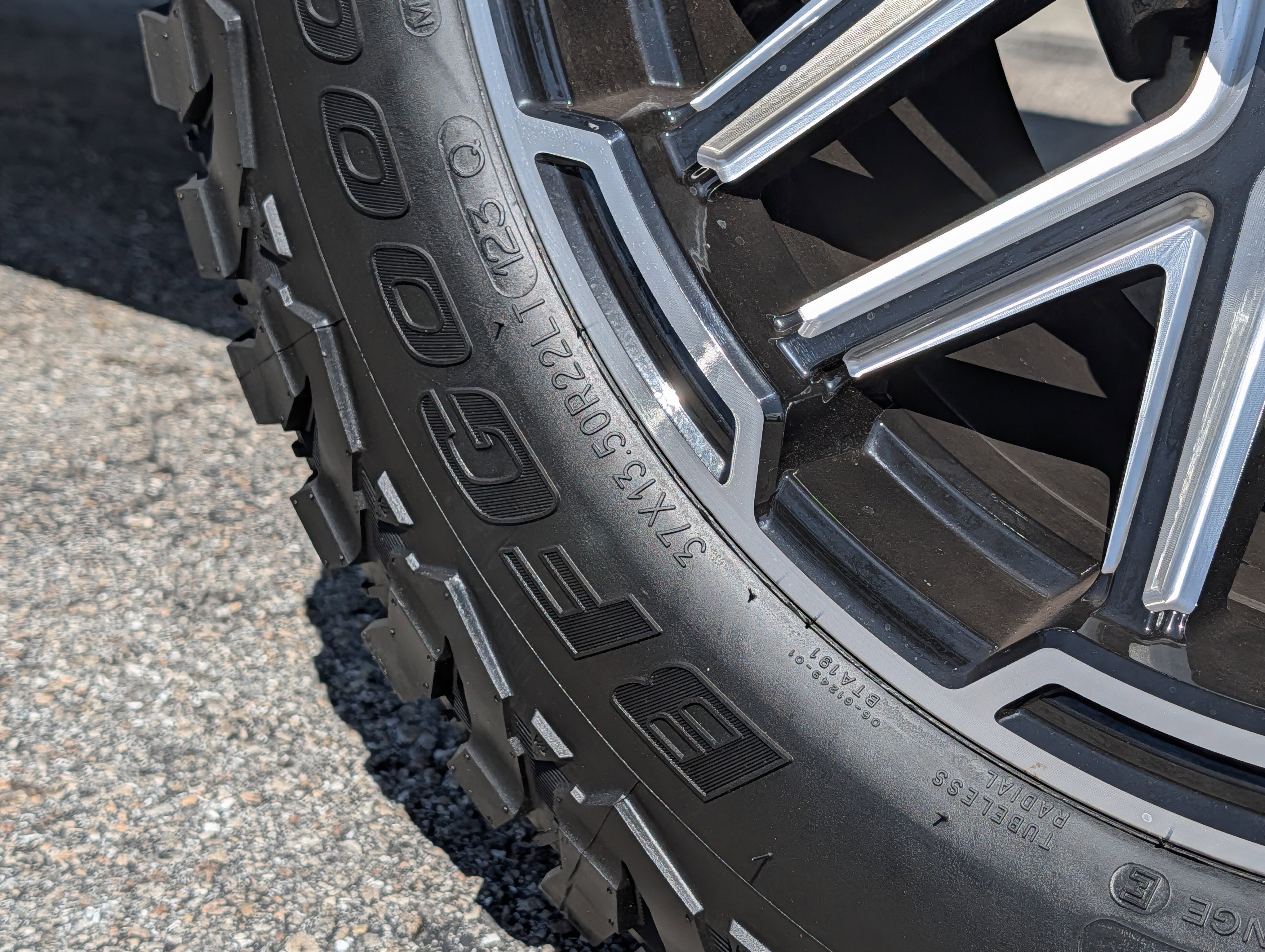 Used 2026 Ford F250 Lariat w/ Black Appearance Package image 13