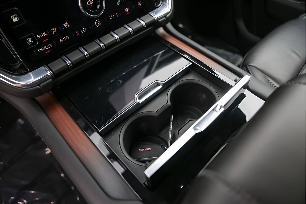 Certified 2025 GMC Yukon Denali image 22