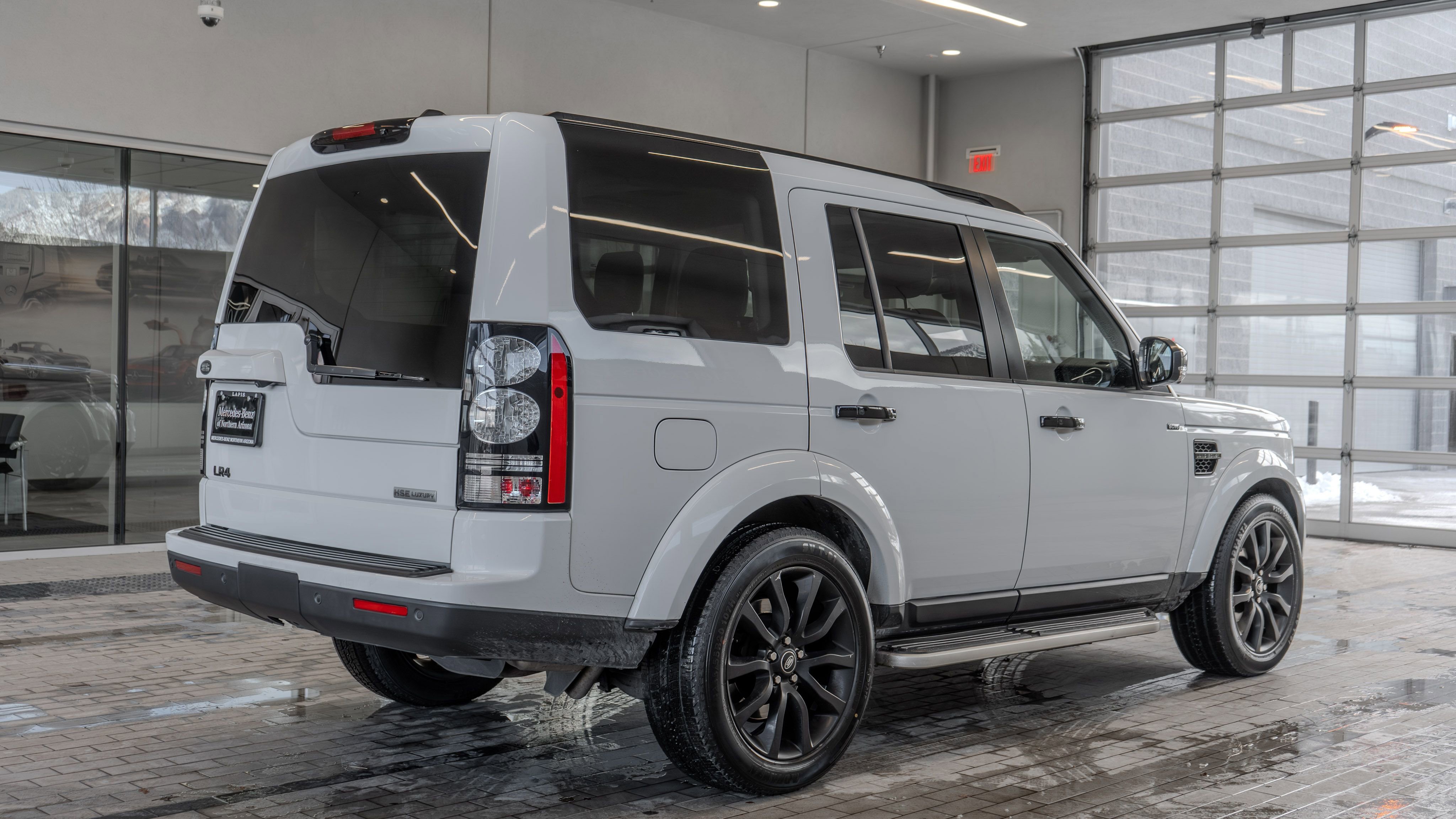 Used 2015 Land Rover LR4 HSE LUX image 31