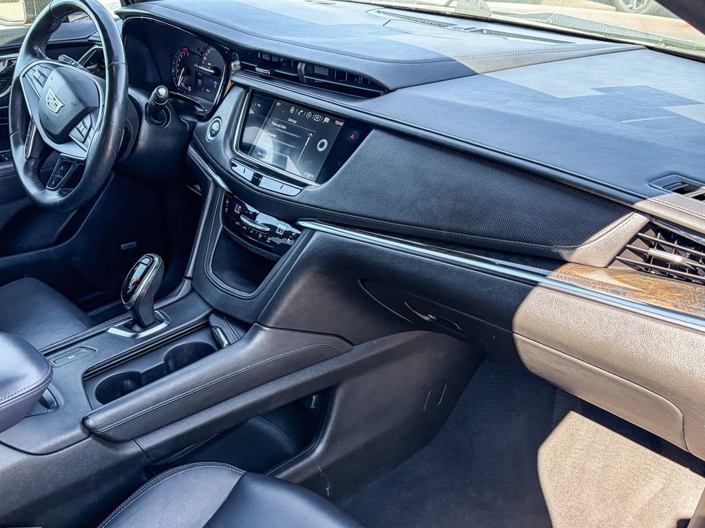 Used 2017 Cadillac XT5 Luxury w/ Driver Awareness Package image 34