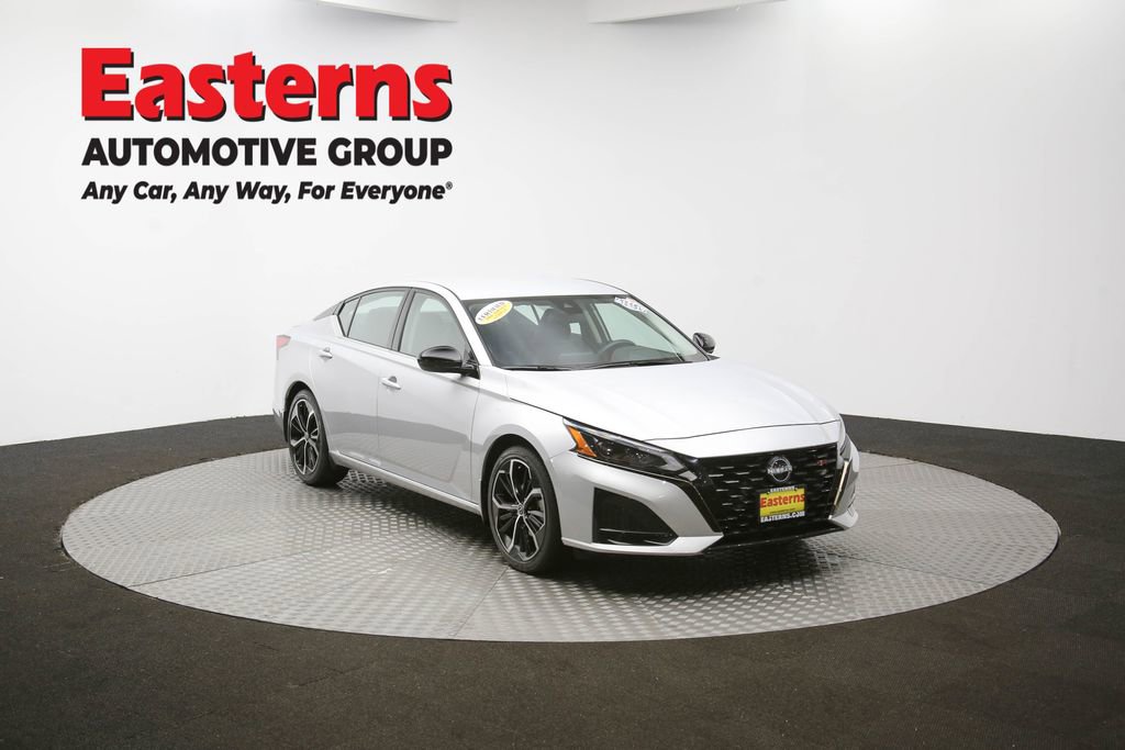 Used 2023 Nissan Altima 2.5 SR FWD image 46