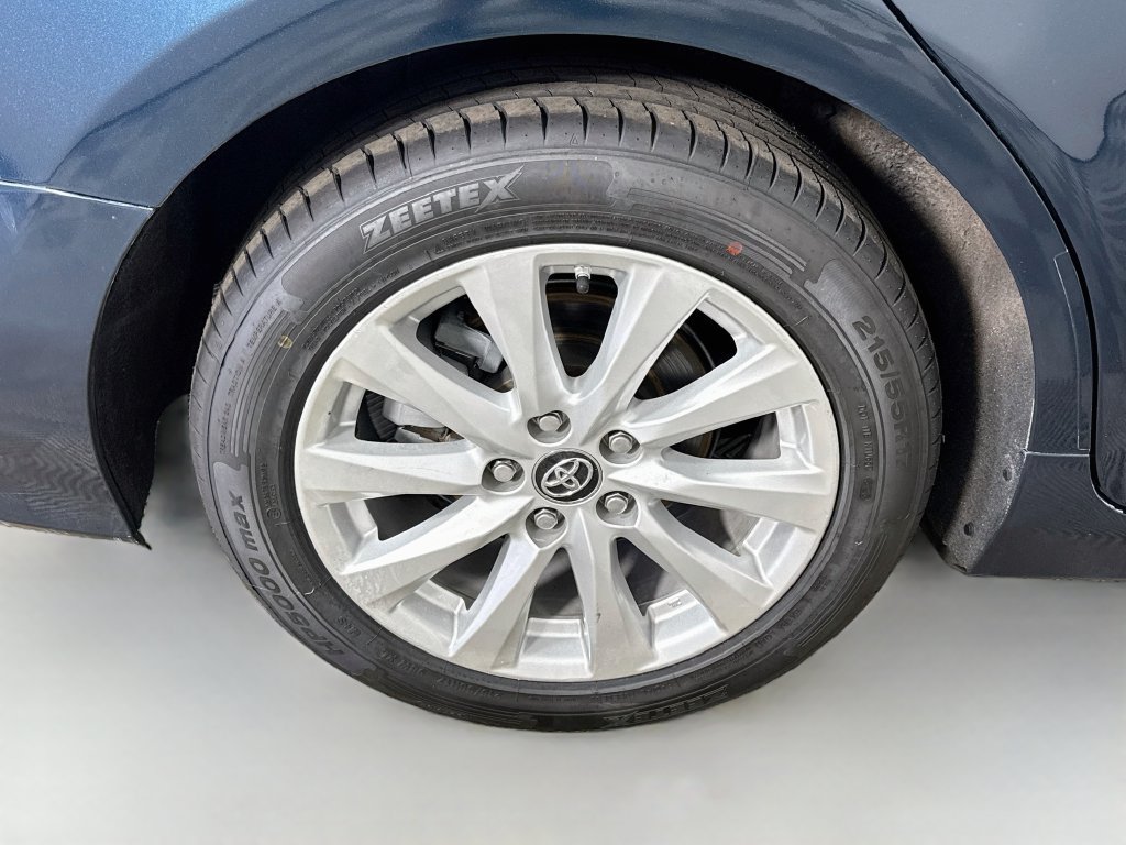 Used 2019 Toyota Camry LE FWD image 31