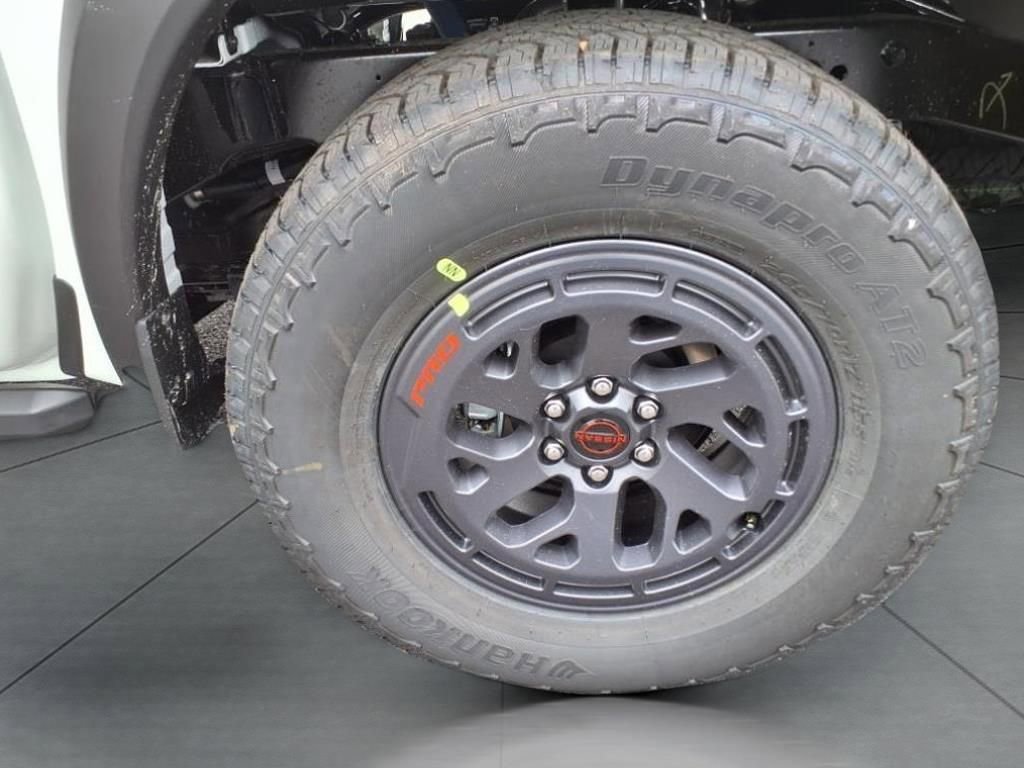New 2025 Nissan Frontier PRO-4X w/ Pro Convenience Package image 9