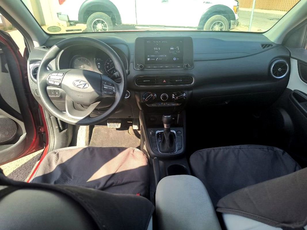 Used 2022 Hyundai Kona SEL image 8
