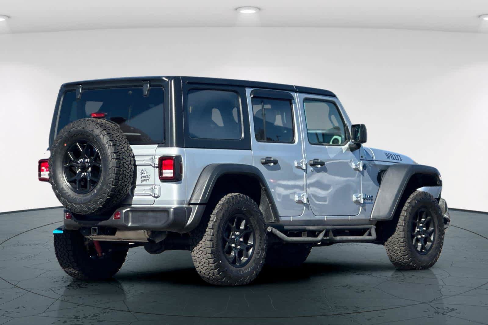 Used 2024 Jeep Wrangler Unlimited AWD/4WD image 2