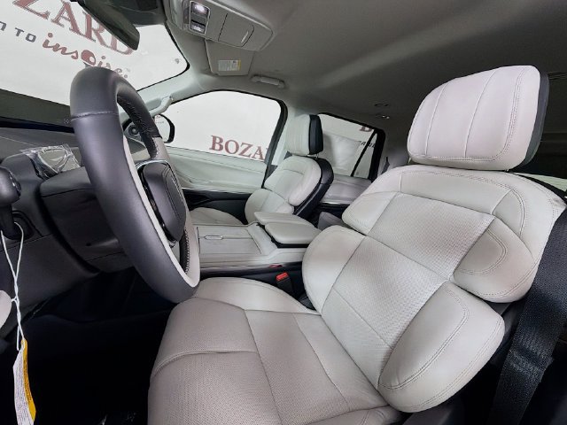 New 2026 Lincoln Navigator L Premier AWD/4WD image 22