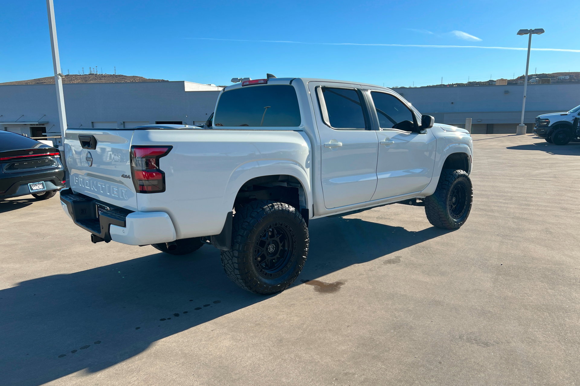 Used 2025 Nissan Frontier SV image 5
