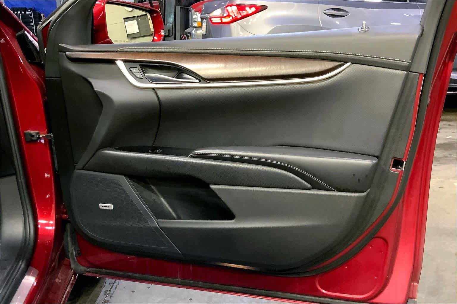 Used 2019 Cadillac XTS Luxury image 23